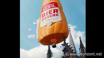 KI-Spot von David + Martin: Guhl und Früh Kölsch lassen es am Kölner Dom Bier regnen