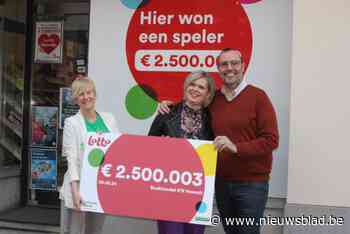 Arbeider wint 2,5 miljoen euro met Lotto in boekhandel: “Het is hier een overrompeling vandaag”