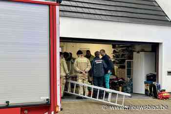 Brandweer en RED-team helpen man uit kelder na valpartij