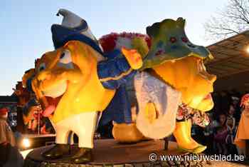 Carnavalisten klaar voor stoet, gemeente neemt verkeersmaatregelen langs het parcours