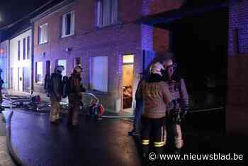 Vrouw (58) in kritieke toestand naar ziekenhuis door uitslaande woningbrand