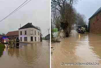 Straten staan weer blank na lange regenbui, bewoners zijn overlast beu: “Het water komt dikwijls tot aan onze voordeur”