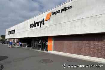 Politie moet tweemaal tussenbeide komen nadat winkeldieven betrapt worden met kauwgom en koekjes