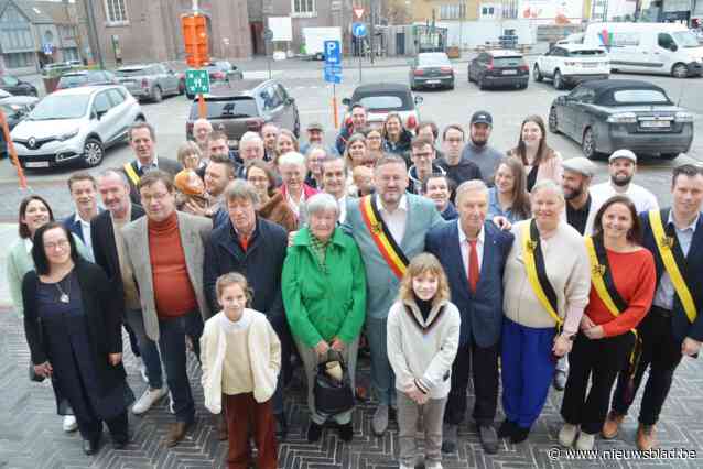 Burgemeester Verzele huldigt eigen ouders voor hun diamanten huwelijksverjaardag: “Een emotioneel moment”