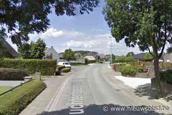 Bestuurster (27) lichtgewond naar ziekenhuis na kop-staartaanrijding