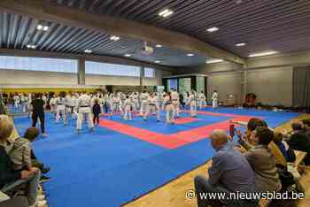 Gloednieuwe sporthal feestelijk geopend met bezoek van topsporters: “De sporthal was broodnodig in onze gemeente”