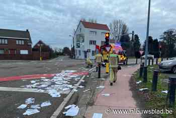 Kruispunt bezaaid met technische info over keukens
