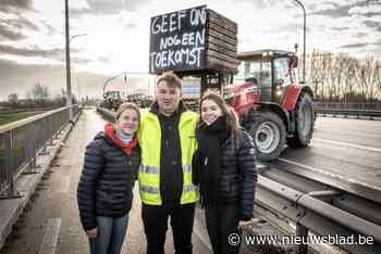 Boeren protesteren op verschillende plaatsen in omgeving Roeselare: “Ik wil in de toekomst in de stallen werken en niet aan een bureau”