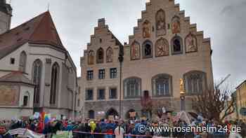 Gegen rechte Hetze, für Vielfalt: Hunderte Teilnehmer bei Demo in Wasserburg