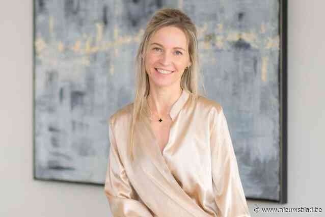 Lies (40) mag exposeren na amper zes maanden als beeldend kunstenaar: “Soms moet je stilstaan bij wat je blij maakt”