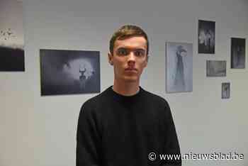 Achille (19) is kunstenaar met autisme: “Ik kon tekenen voor ik goed kon stappen of praten”