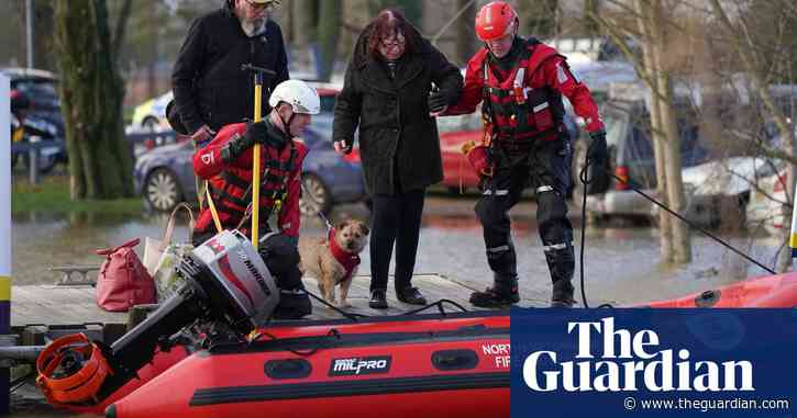 Public will be at risk if Labour drops £28bn green plan, warns fire union chief