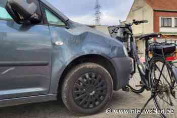 Aangereden fietser (37) in kritieke toestand naar ziekenhuis gebracht