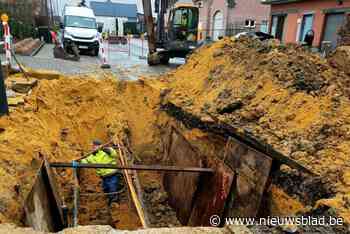 Verkeer moet omrijden door zinkgat: “Herstelling zal nog zeker hele week duren”