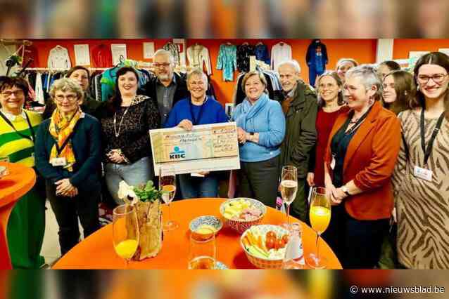 Winkel voor gebruikte baby- en kinderspullen doet de deuren open: “Verhalen van liefde en zorg van generatie op generatie doorgegeven”