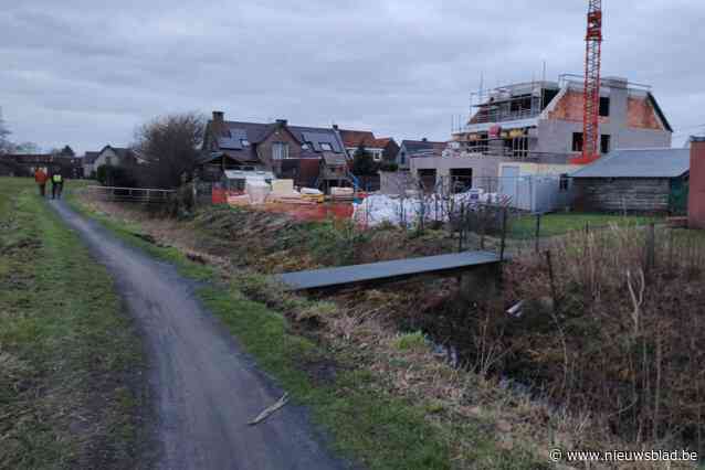 Groen wil geen vergunning voor bouwprojecten zonder degelijke riolering in de straat maar meerderheid wijst het voorstel af