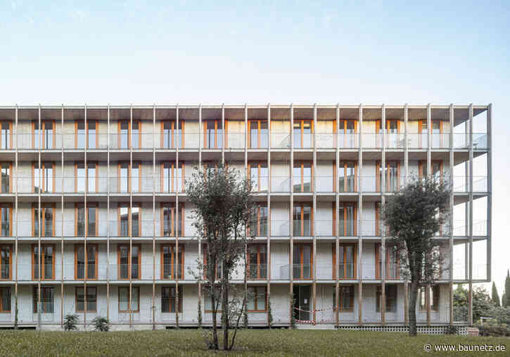 Pufferzonen und Mandelbäume
 - Sozialwohnungskomplex bei Barcelona von HArquitectes