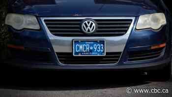 Ontario's plan to get rid of blue licence plates is to sit back and wait