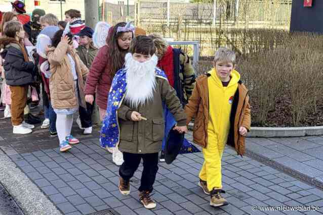 Kinderen en bewoners woonzorgcentrum vieren samen carnaval