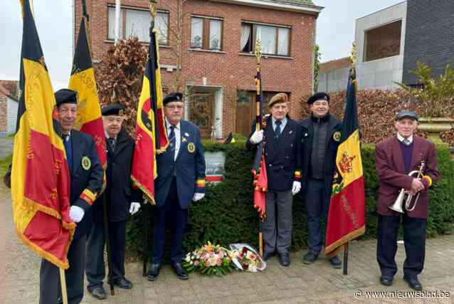 Slachtoffers V2-bominslag herdacht met bloemenhulde