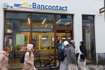 Drukke bankautomaten in de Veldstraat zijn vanaf nu ook met een rolstoel toegankelijk