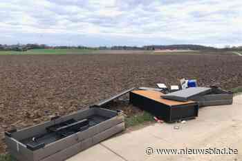 Complete slaapkamer gedropt in veld in Membruggen: “Een echte schande”