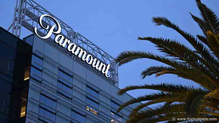 Warren Buffett's Berkshire Hathaway dumps millions of Paramount shares