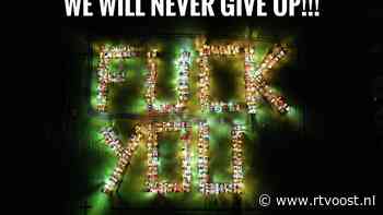 250 boeren uit Salland steken middelvinger op naar Europese Unie