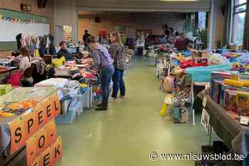 Succesvolle tweedehandsbeurs voor kinderspullen wijkt uit naar sportcentrum