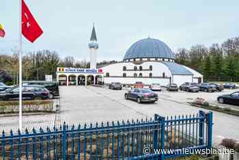 Moskeevereniging Sledderlo gaat extra parking aanleggen, met dak vol zonnepanelen