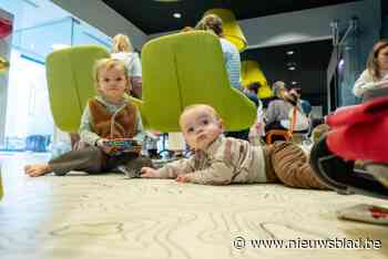 Ouders van tweelingen wisselen tips uit in Genk: “Blij en verschrikkelijk, dat was mijn eerste reactie”