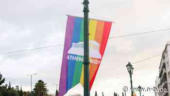 Gegen Widerstand der Kirche: Als erstes christlich-orthodoxes Land: Griechenland erlaubt Homo-Ehe