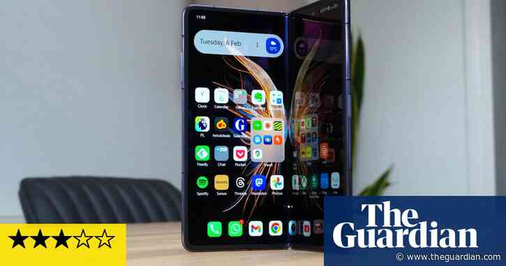 Honor Magic V2 review: exquisite hardware let down by software