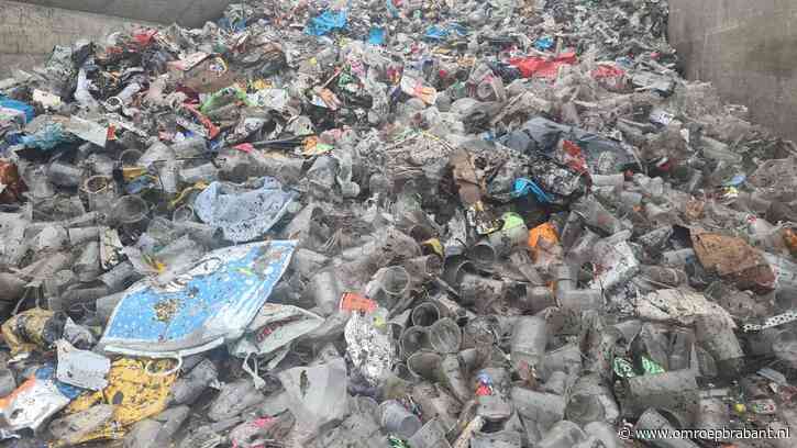 Nog steeds bergen plastic op straat na carnaval: 'Zet gewoon statiegeld in'