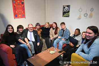 Asse en Lennik krijgen eigen OverKop-huis: “Jongeren vinden hier een luisterend oor of gepaste hulp”