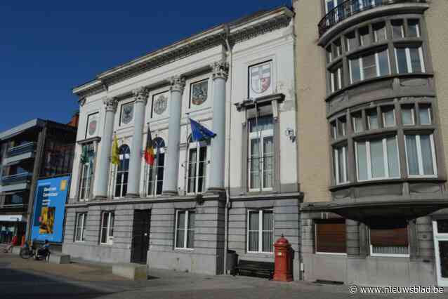 Stad heeft plan voor het oud stadhuis: “Waarom zou daar niet het eerste hotel in Deinze kunnen komen”