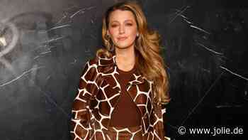 Blake Lively bei Michael Kors: Ist ihr Outfit im Giraffen-Look der neue Trend für 2024?