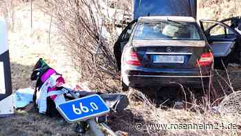 Schwerer Unfall auf der A8 bei Rohrdorf: Zwei Personen verletzt