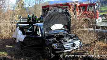 Schwerer Unfall auf der A8 bei Rohrdorf: Mehrere Personen verletzt