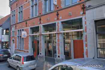 “Een bescheten commissie”: Roofmoordverdachte vecht tevergeefs geldboete aan voor ‘grote boodschap’ in bankkantoor