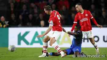Kansloze avond voor Heracles bij koploper PSV na vroege rode kaart