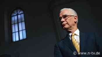 Massendemo gegen Orban-Vetrauten: Pädophilie-Skandal kostet Ungarns Kirchenchef sein Amt