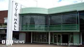 Venue's re-opening 'at risk over Raac concern'