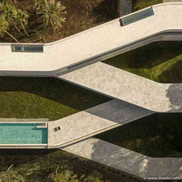 ​​Fran Silvestre Arquitectos references pathways for winding Sabater House in Spain