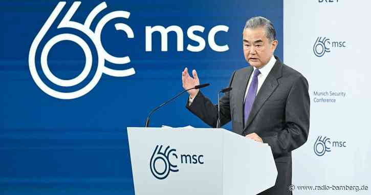 Chinas Außenminister fordert Lösung des Ukraine-Kriegs