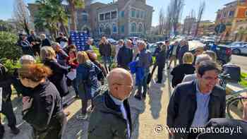 A Ostia il sit-in per chiedere strade più sicure: "Vogliamo mille attraversamenti rialzati in tutta Roma"