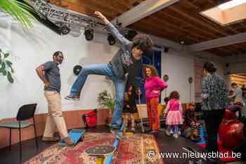 Succesvolle circusworkshop voor kindjes én ouders in AMOR. “Het is hier een beetje een slagveld”