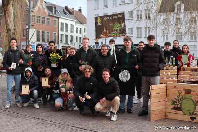 Jeugdraad Lier geeft jonge ondernemers boost met mini-ondernemersmarkt: “We willen drempel verlagen”