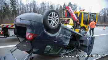 Überschlag auf der A8: Golf-Fahrer kommt mit dem Schrecken davon