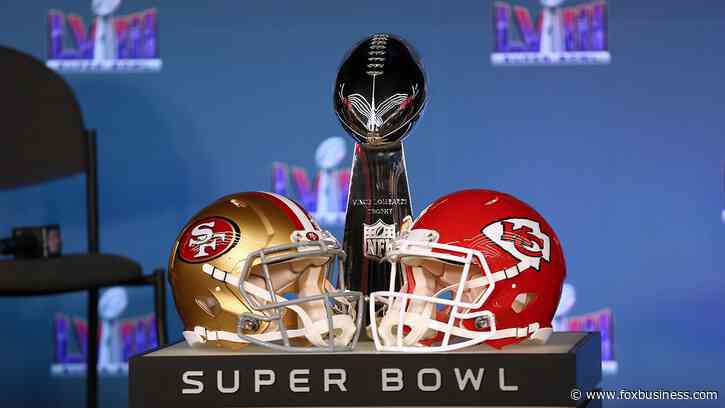 FanDuel, DraftKings both see huge Super Bowl betting totals